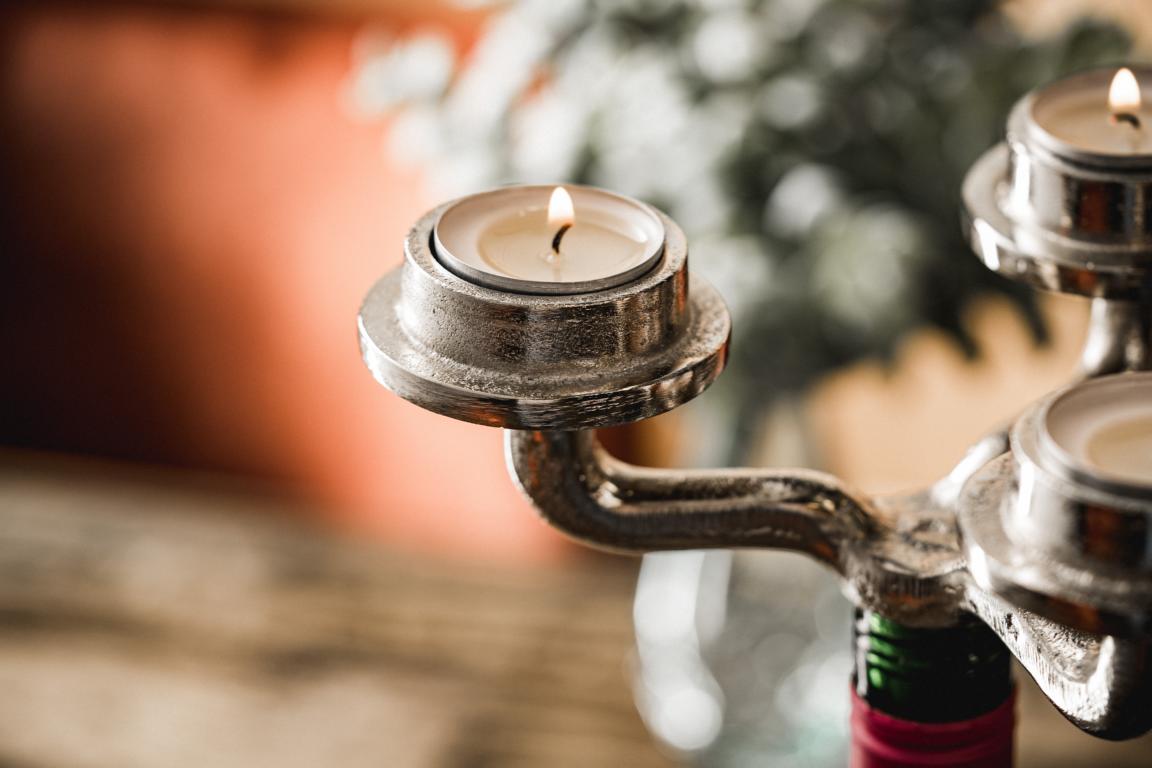 Kerzenhalter Kerzenständer Flasche Bottle Silber aus Metall für Teelichter