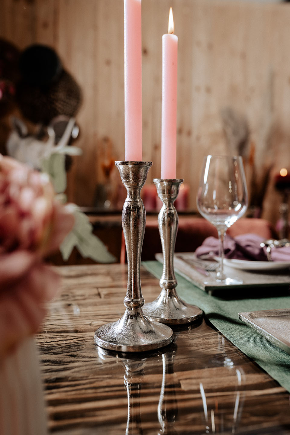 KATHRIN_BARNETZKE_Noll-19112022-Ambiente-33 Kerzenständer Silber 2er Set aus Metall