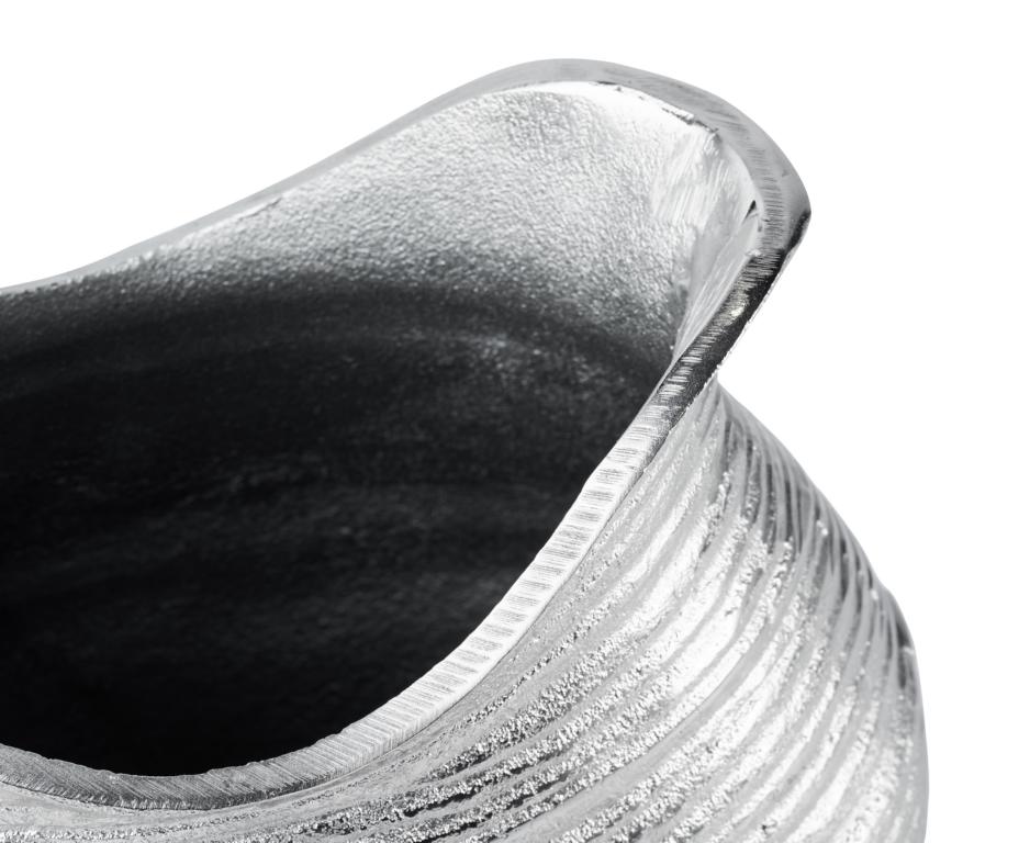 Vase-geriffelt-04 Bauchige Vase in Silber aus Metall