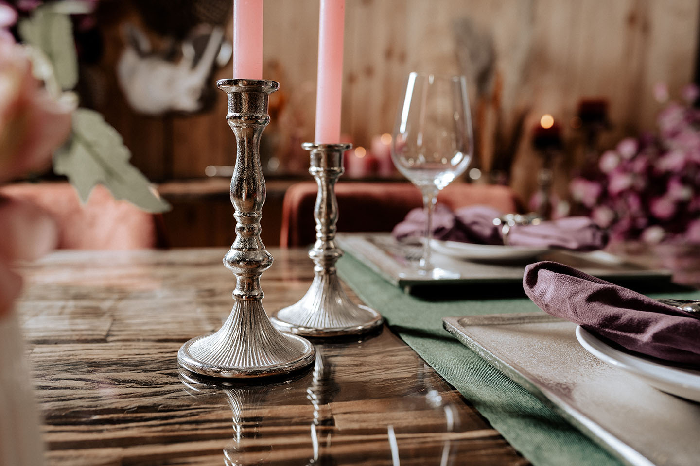 KATHRIN_BARNETZKE_Noll-19112022-Ambiente-17 Kerzenständer Silber 2er Set aus Metall