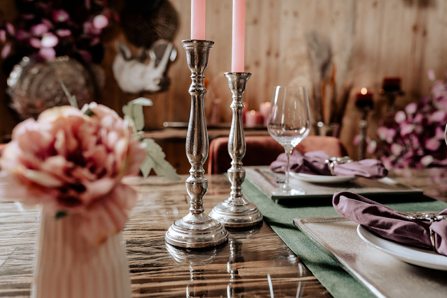 KATHRIN_BARNETZKE_Noll-19112022-Ambiente-23 Kerzenständer Silber 2er Set aus Metall