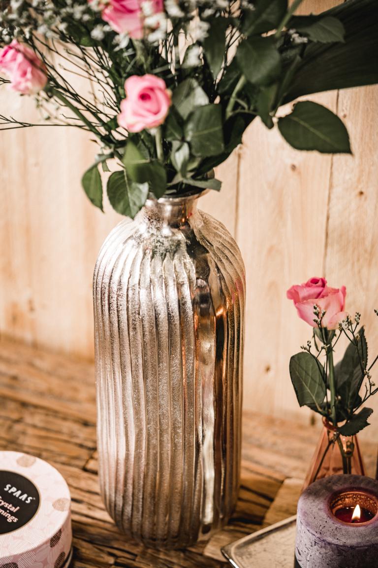 MN_Ambiente_20_09_2021-00027 Runde Vase in Silber aus Metall