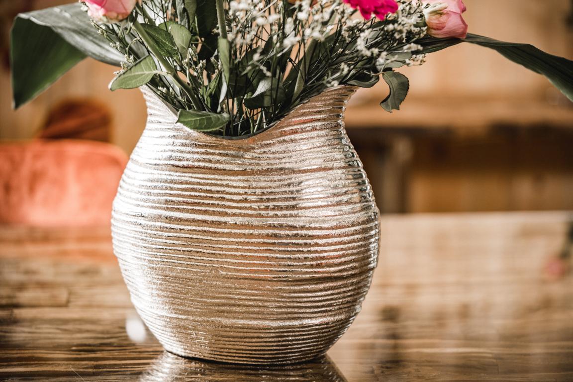 Bauchige Vase in Silber aus Metall