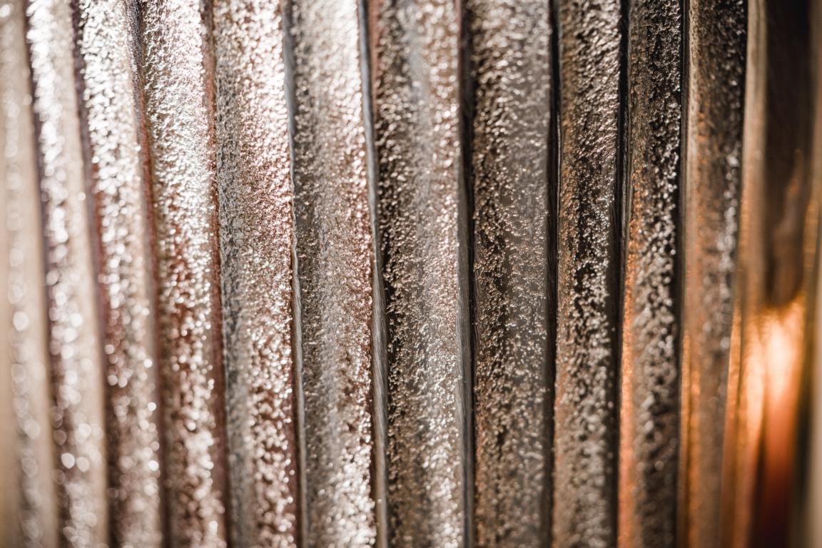 MN_Ambiente_20_09_2021-00026 Runde Vase in Silber aus Metall