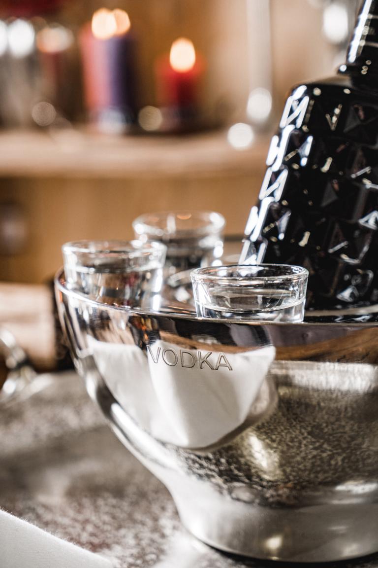 Wodkakühler Flaschenkühler für Wodka Spirituosen Silber aus Edelstahl mit Gläsern Wodka Kühler Silber Edelstahl mit 6 Gläsern