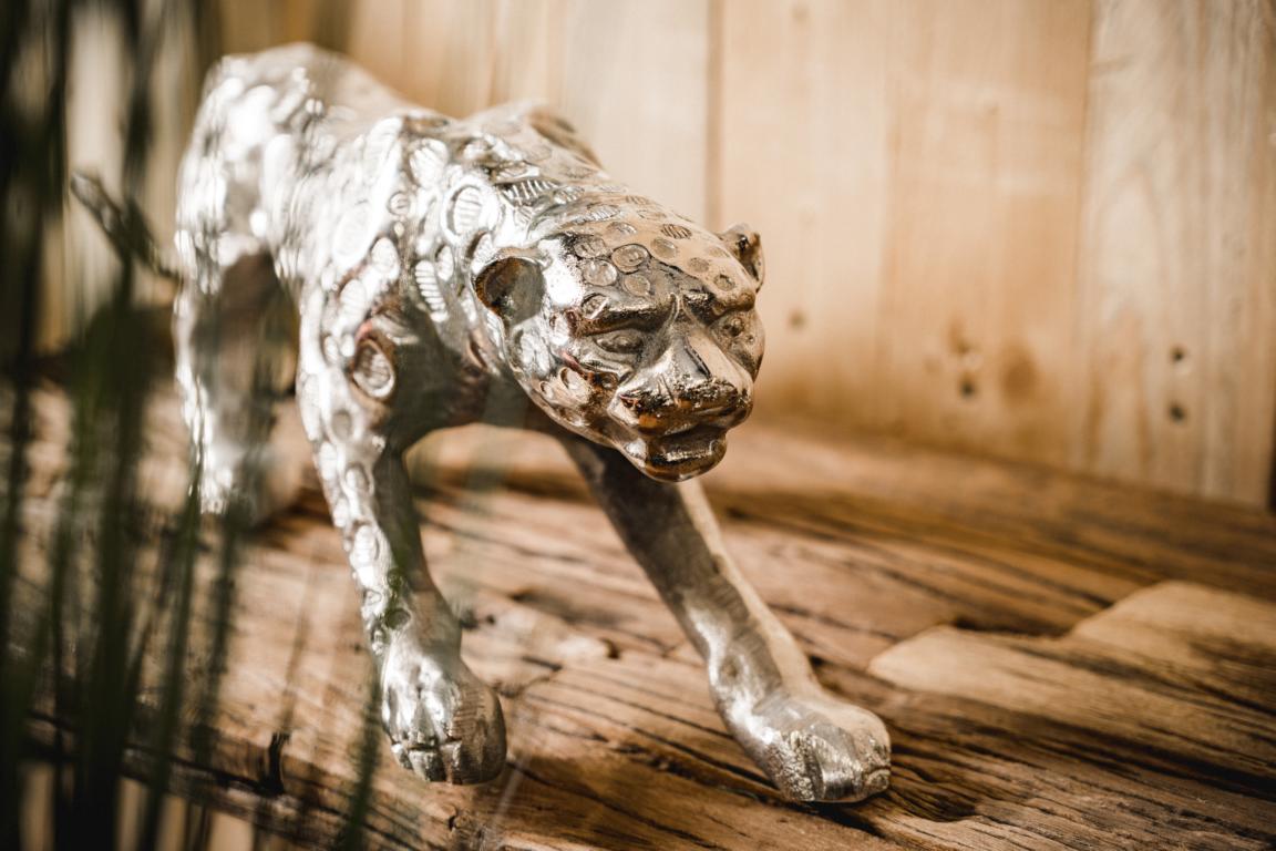 MN_Ambiente_20_05_2021-00059 Leopard Deko Figur Silber aus Metall